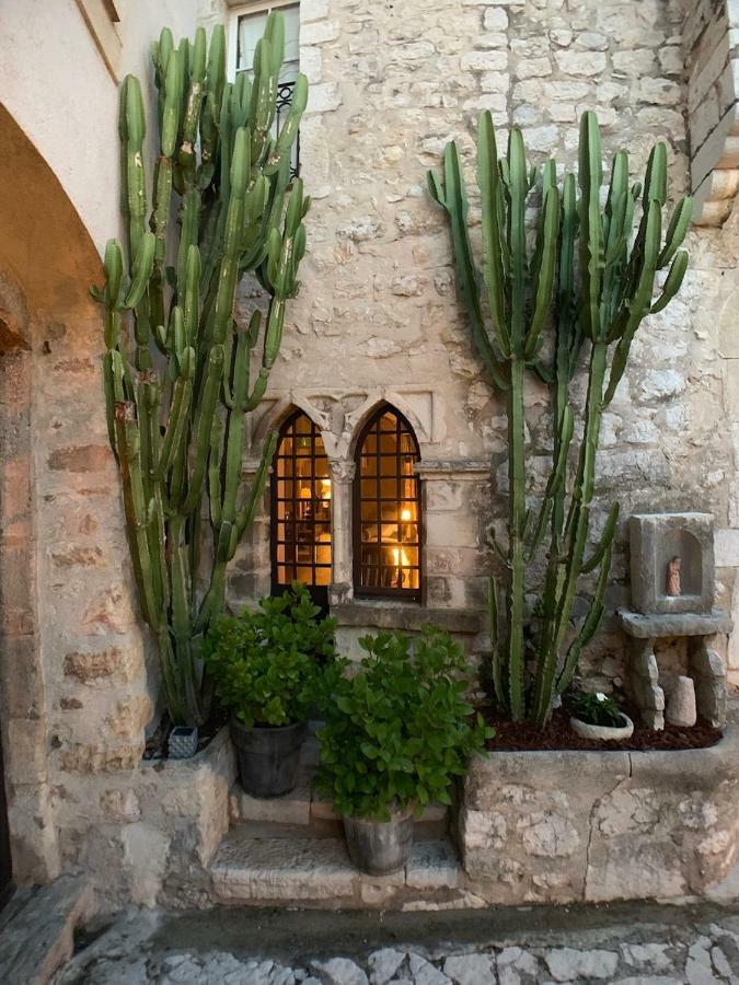 L'Abbaye Hotel Ла-Коль-сюр-Лу Екстер'єр фото
